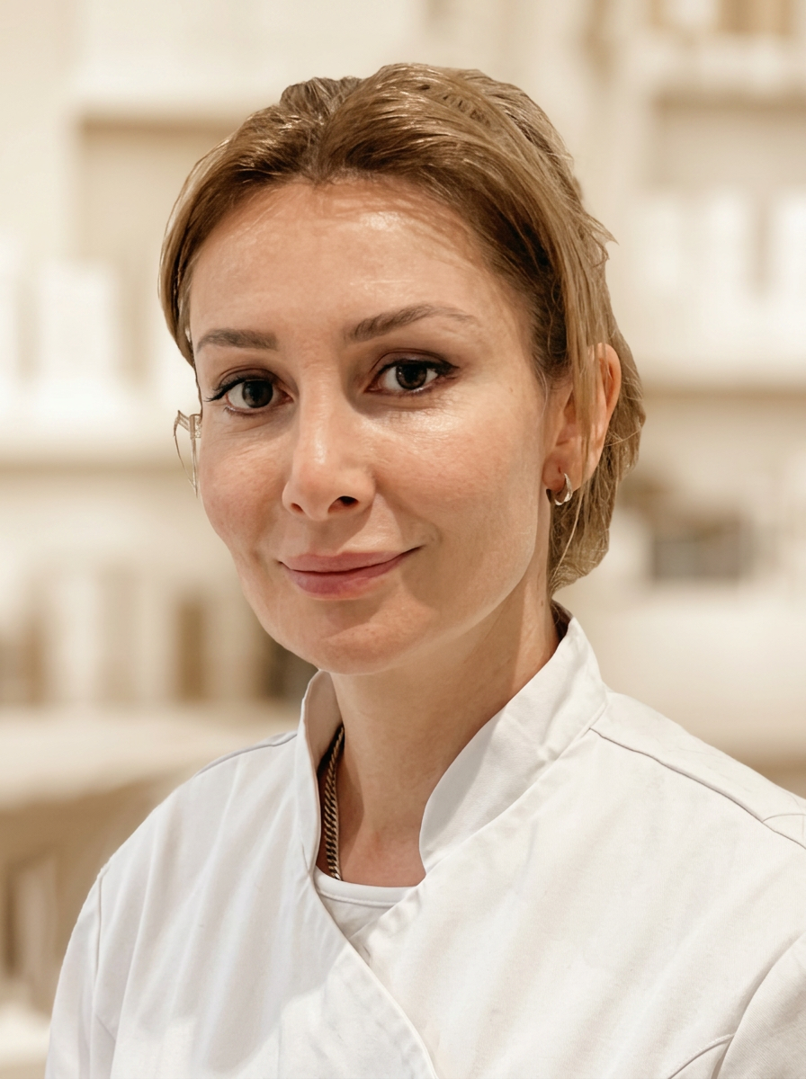 Aferdita Gjonbalaj, Leg. sjuksköterska, specialist inom regenerativ medicin och estetiska injektioner på S-Kliniken Östermalm